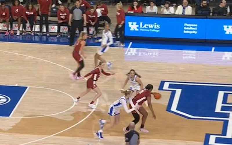 Kentucky 65, Alabama 56