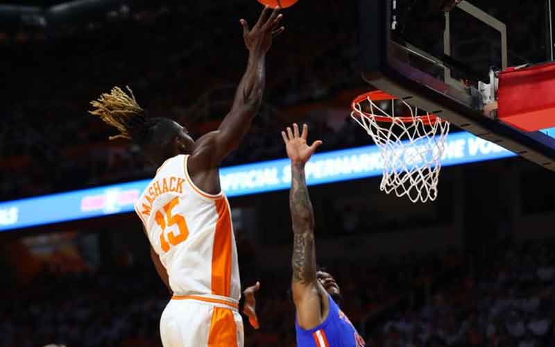 Tennessee 64, Florida 44