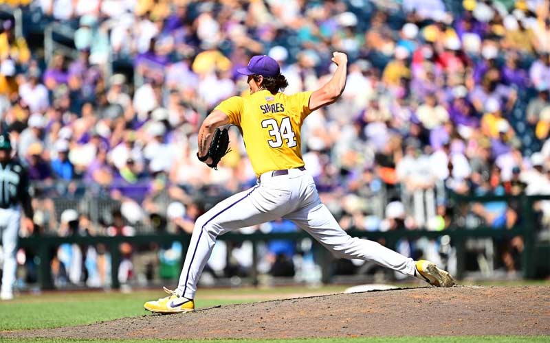 CWS Game 2: LSU 5, Coastal Carolina 3
