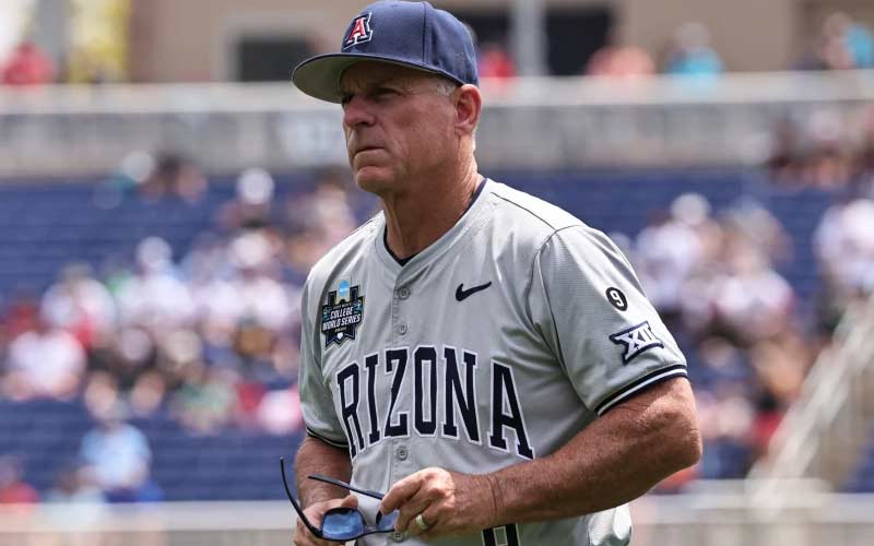 Arizona coach Chip Hale extended