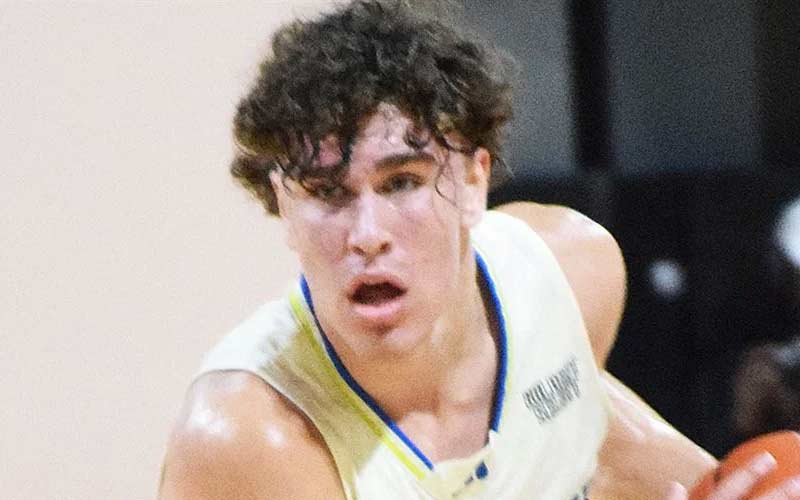 Jonathan Sanderson commits to Notre Dame