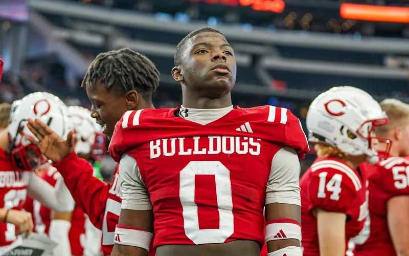 KJ Edwards commits to Texas A&M