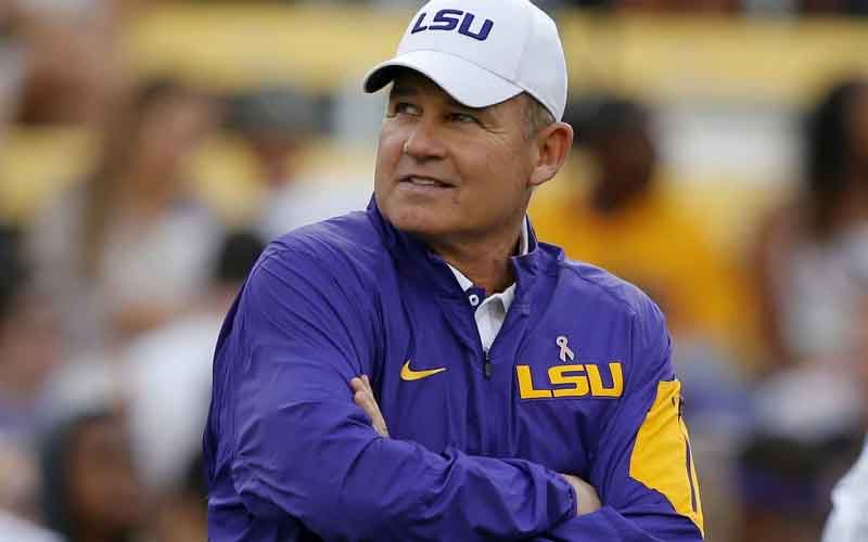 Les Miles sues LSU, NCAA, Hall of Fame