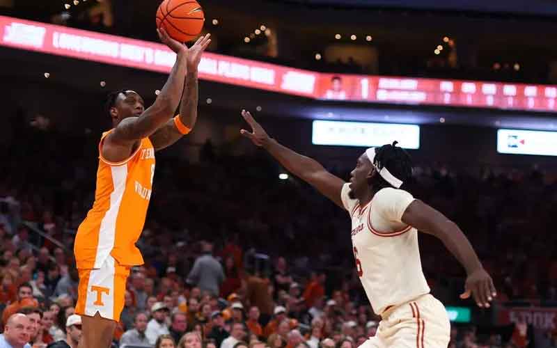 Tennessee 74, Texas 70