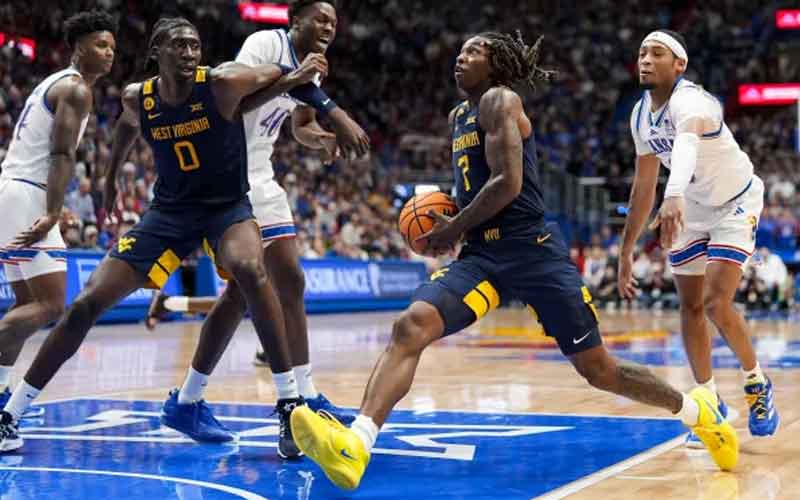 West Virginia 62, Kansas 61